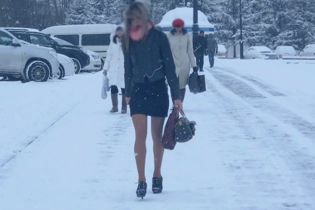 Кому небезпечно сидіти на холодному?