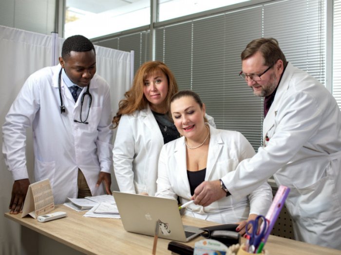 Лікарі клініки «МедіКлаб» Дніпро